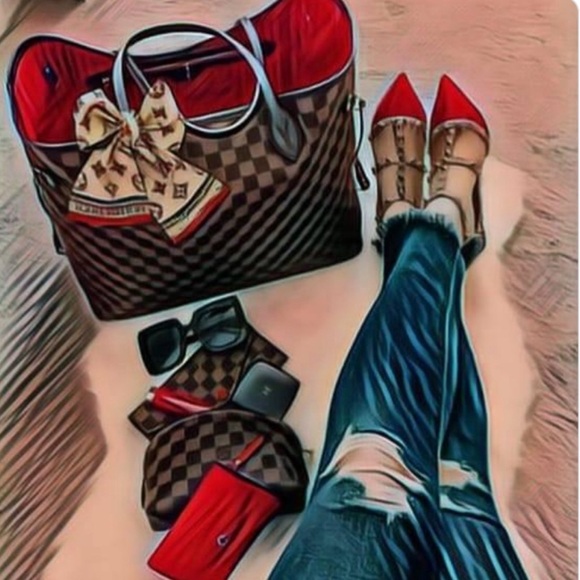Handbags - Unlisted item